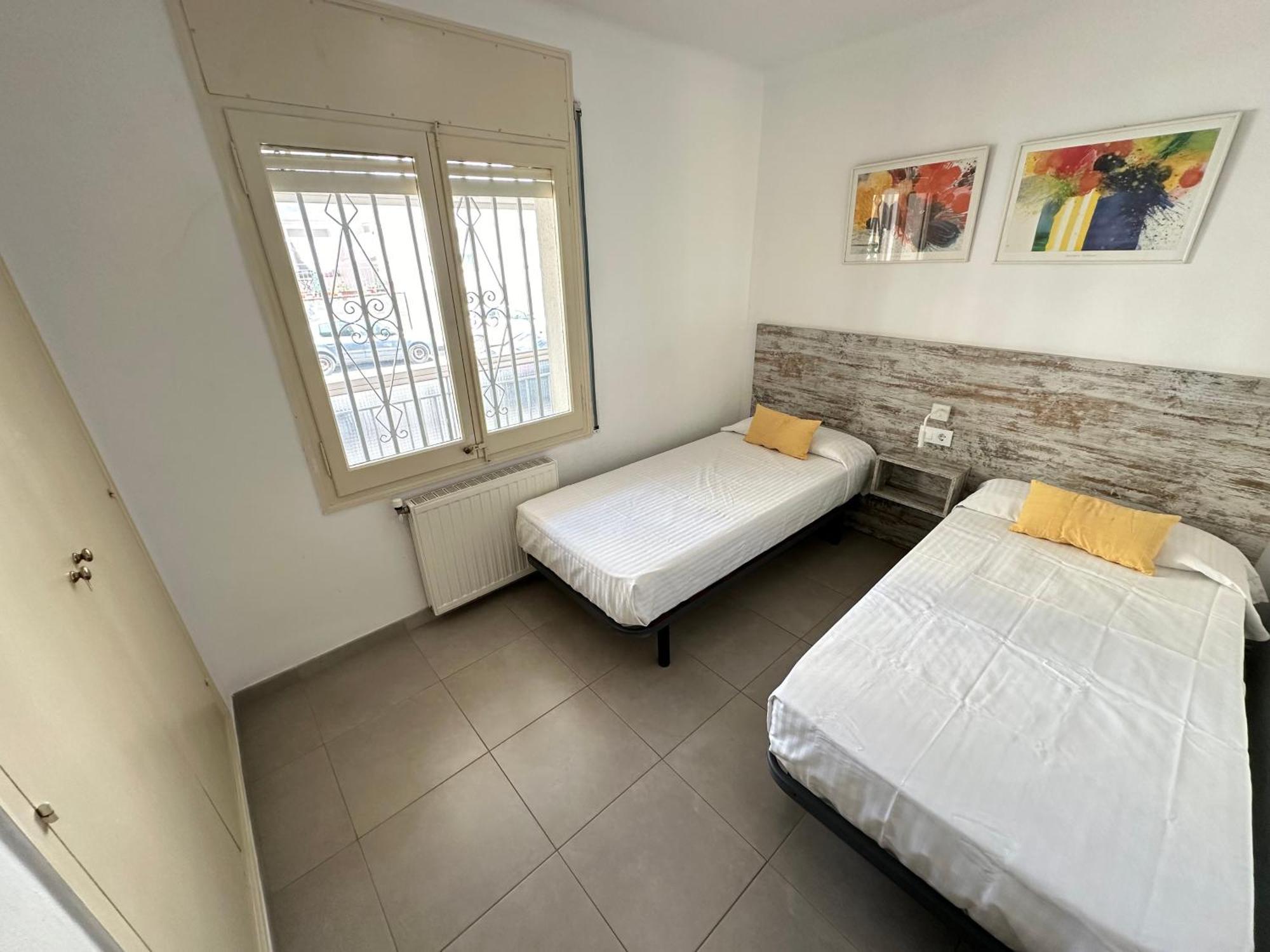 Agi Ferran 32 Apartment โรเซส ภายนอก รูปภาพ