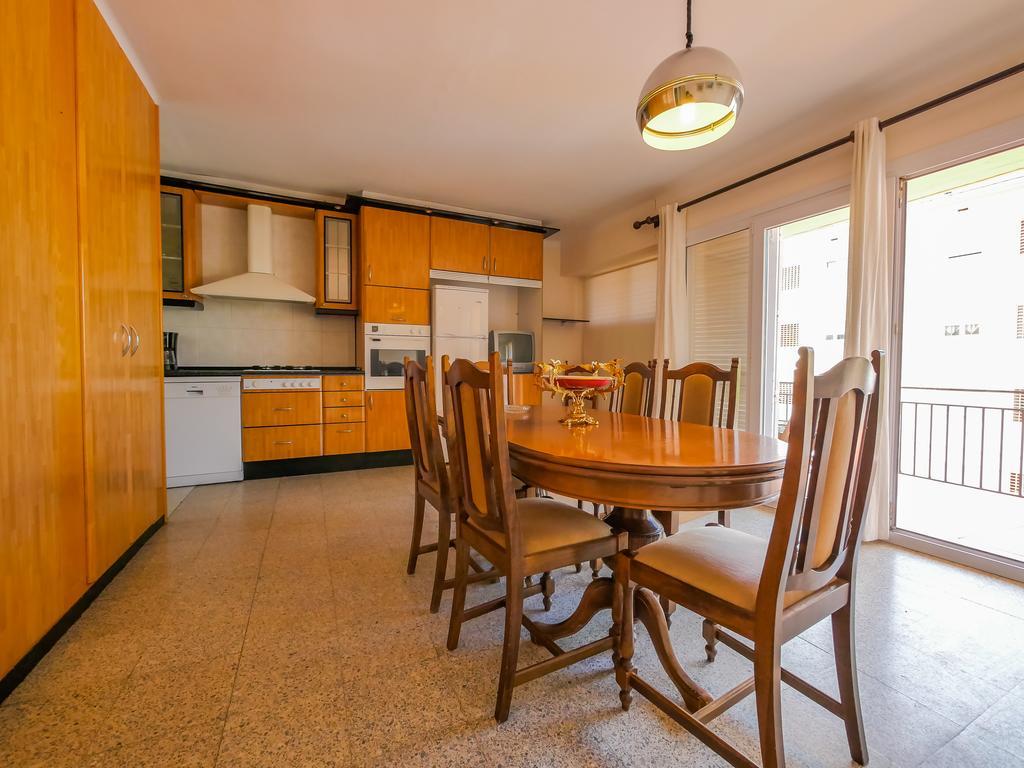Agi Ferran 32 Apartment โรเซส ภายนอก รูปภาพ