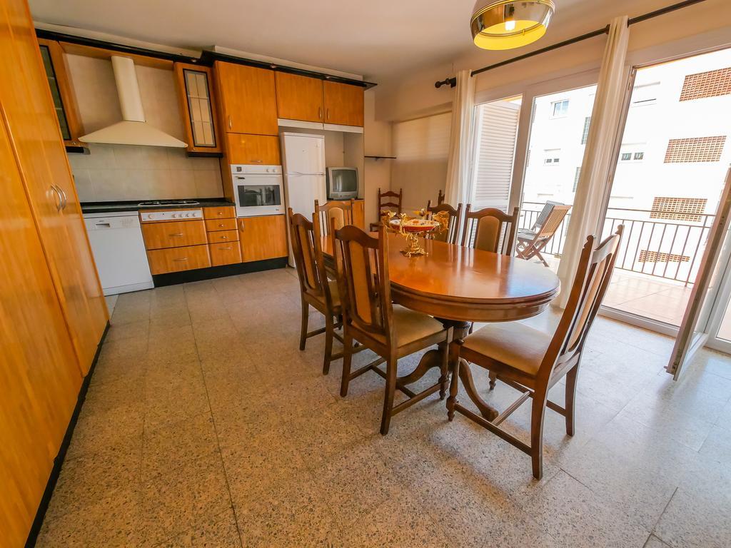 Agi Ferran 32 Apartment โรเซส ภายนอก รูปภาพ